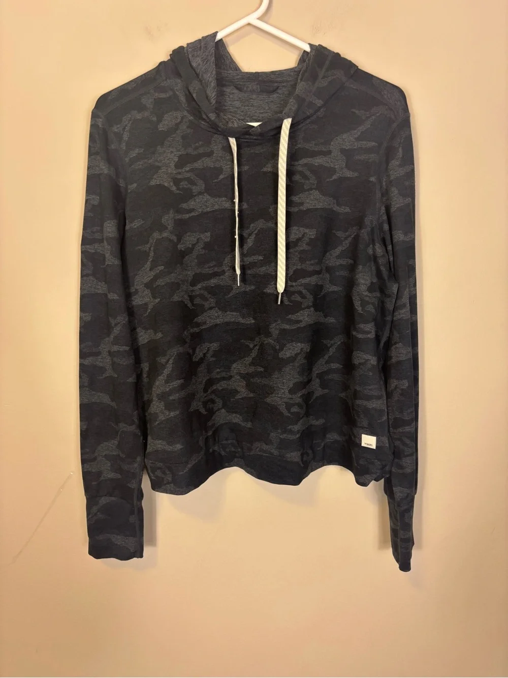Vuori Women’s Dark Grey & Black Camo Pullover Hoodie